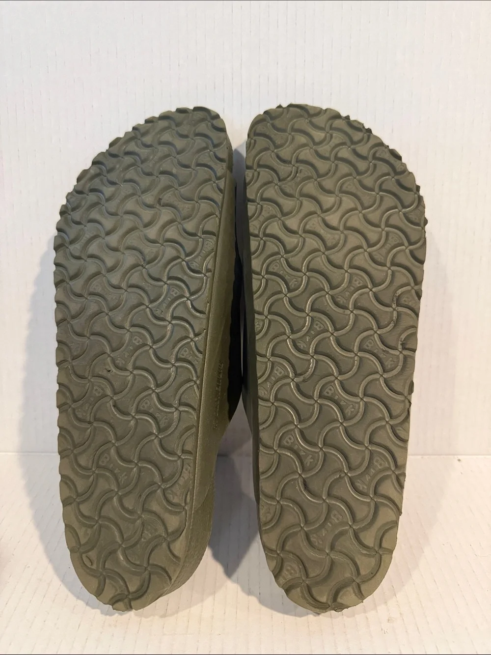Birkenstock Men's ArmyGreen Double-Buckle Arizona EVA Sandals (sz 13)